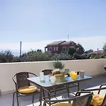 R&c Corfiot House